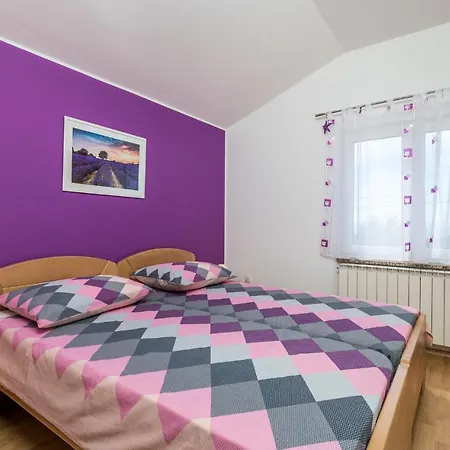 2 Bedroom Beautiful In Rukavac (Primorje-Gorski Kotar)